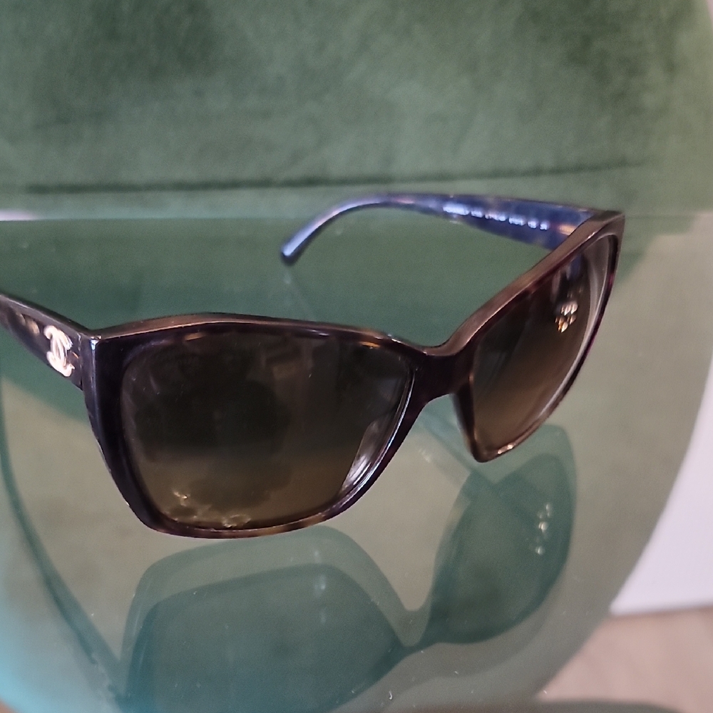 CHANEL Tortoise Shell Sunglasses 5203